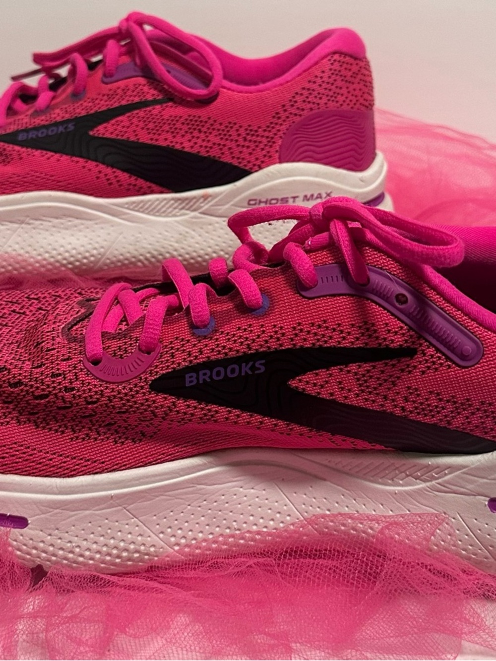 Women’s Brooks Pink Running Sneakers - Lightweight Comfort - Picture 3 of 5
